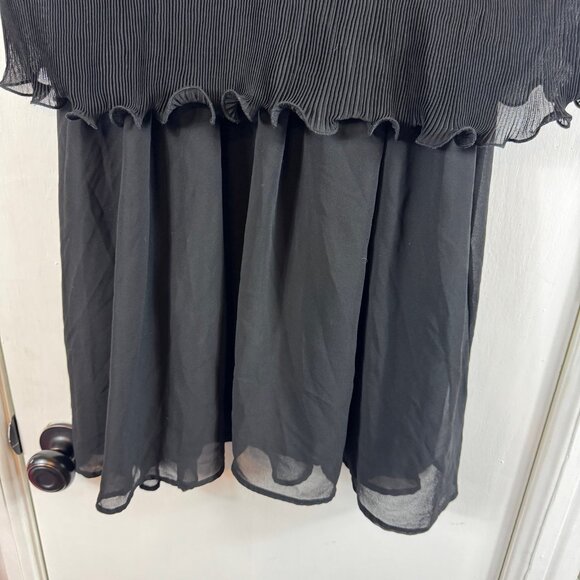 Entro Black Lattice Shoulder Pleated Ruffle Chiffon Blouse – Size Large - Picture 4 of 8